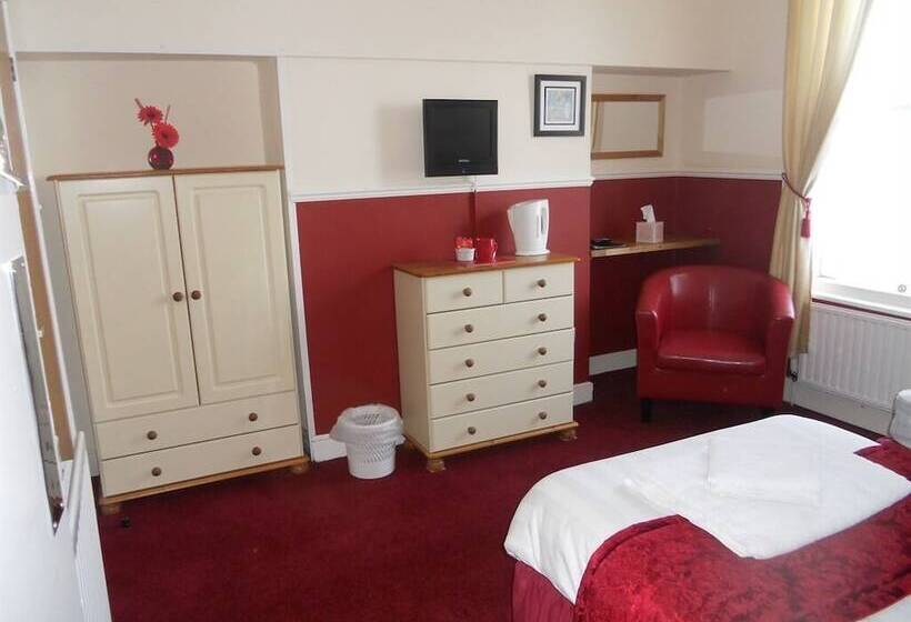 بنسيون All Seasons Guest House