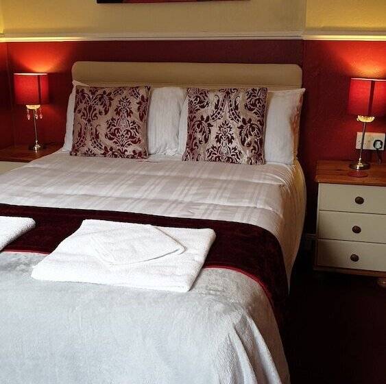 بنسيون All Seasons Guest House