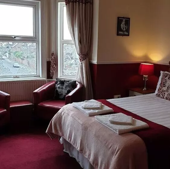 Пансион All Seasons Guest House