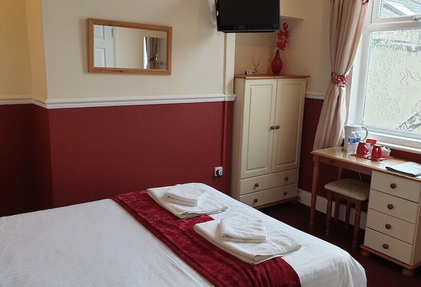 بنسيون All Seasons Guest House