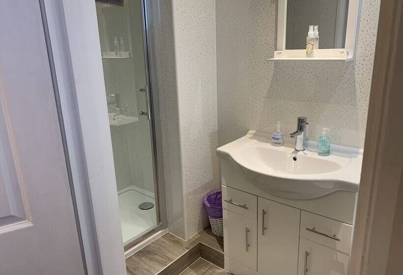 The Village Inn And Kirtle House B&b