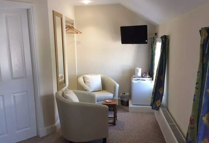 The Village Inn And Kirtle House B&b