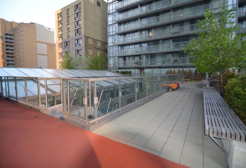 Toronto Escape The Ruby Pink Suite