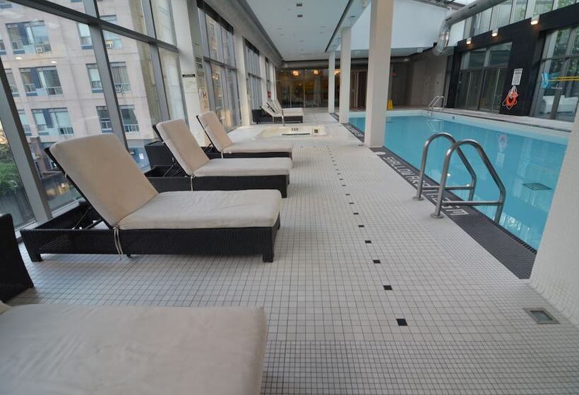 Toronto Escape The Ruby Pink Suite