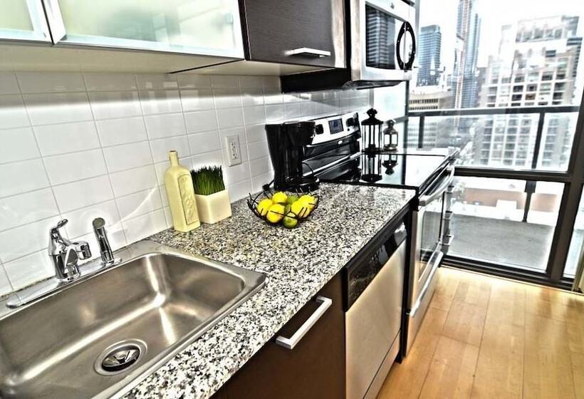 Toronto Escape The Ruby Pink Suite