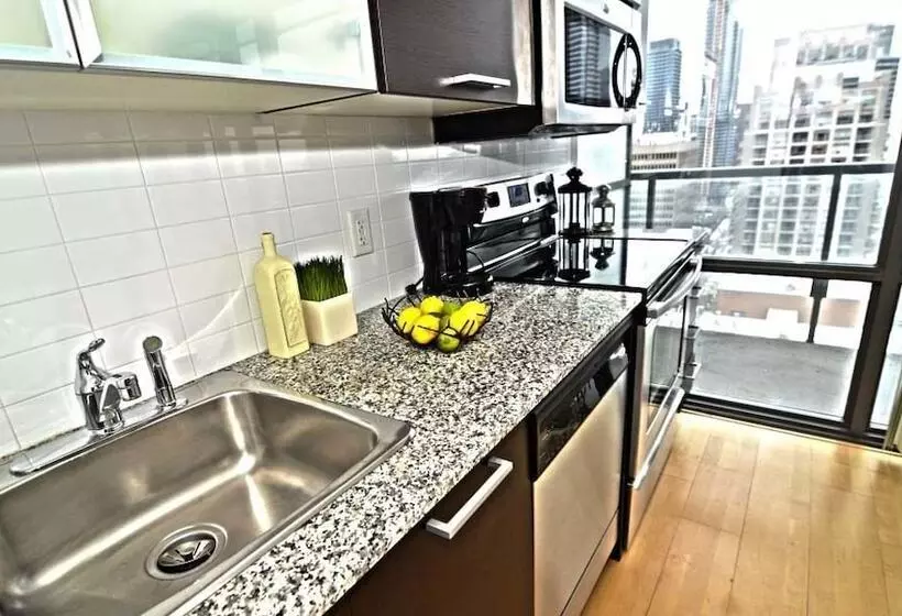 Toronto Escape   The Ruby Pink Suite