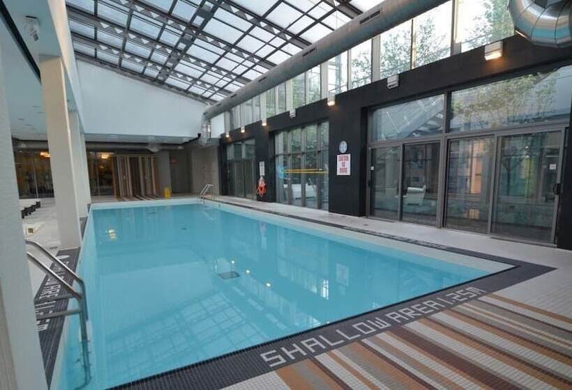 Toronto Escape The Ruby Pink Suite