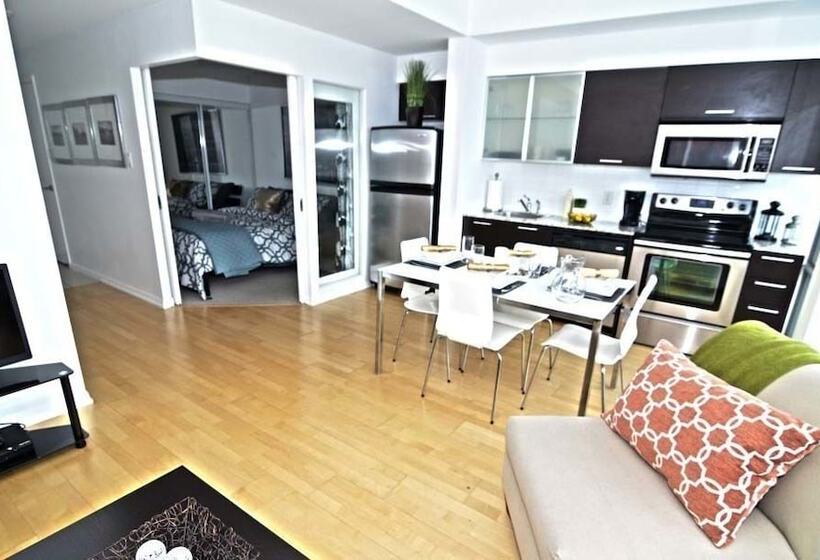 Toronto Escape The Ruby Pink Suite