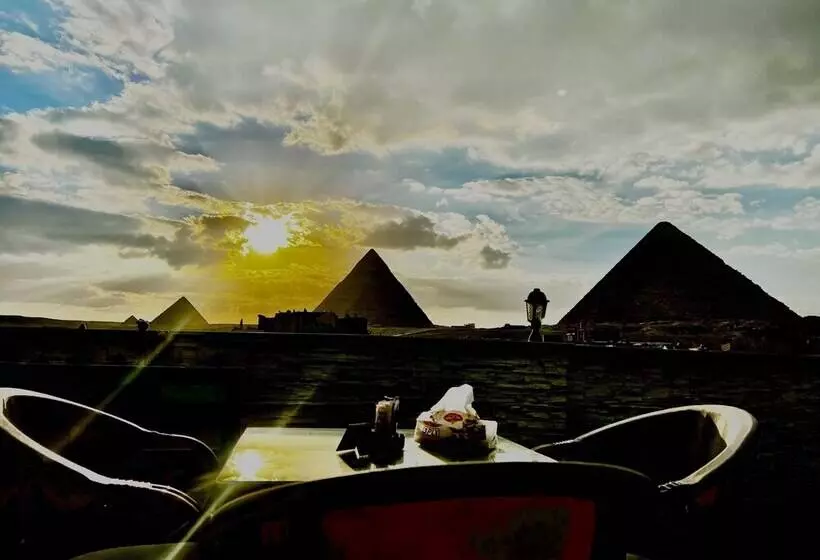 هاستل Pyramids Top In