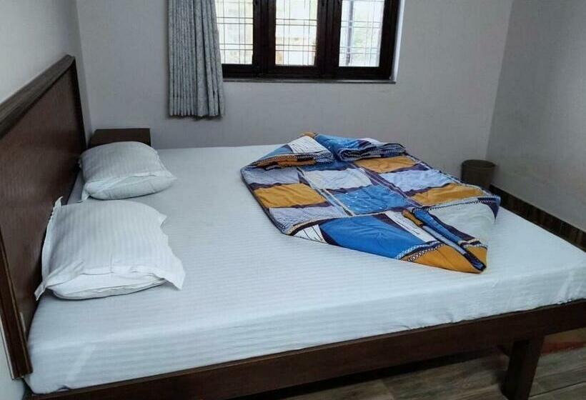 Hotel Oyo Flagship 70214 Trilokesh Rooms Banquet