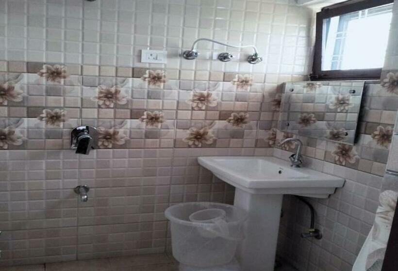 Hotel Oyo Flagship 70214 Trilokesh Rooms Banquet