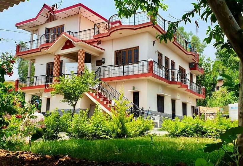 リゾートホテル Villa Dharamshala By Snow Biscuit