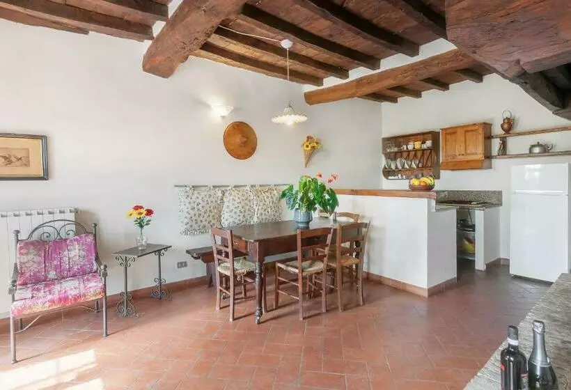 Hotelli Universal Harmony   Cardellino
