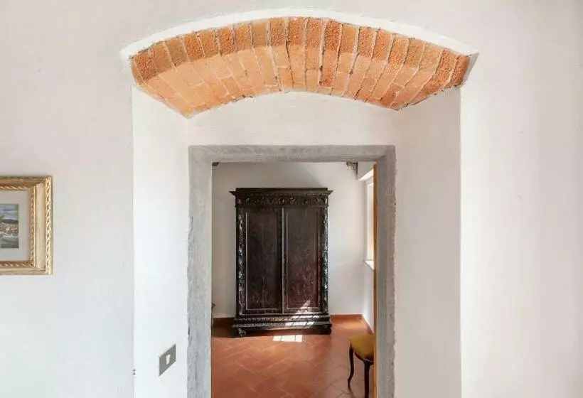 Hotelli Universal Harmony   Cardellino