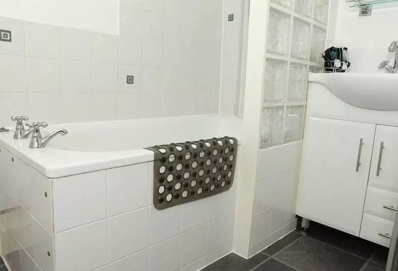 مبيت وإفطار Fitzwarine House Whittington