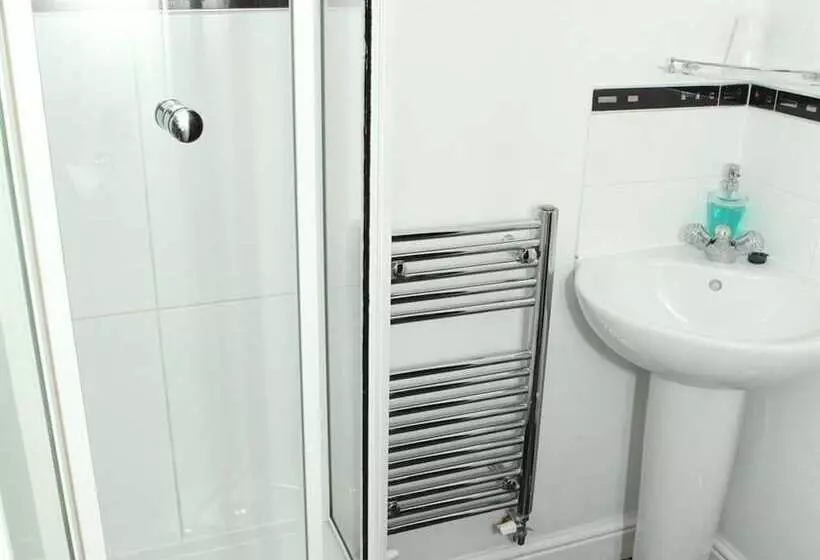 مبيت وإفطار Fitzwarine House Whittington