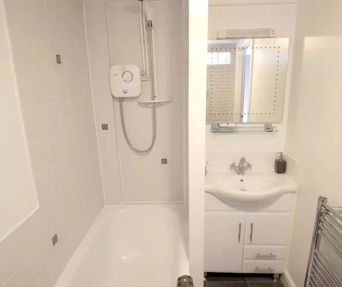 مبيت وإفطار Fitzwarine House Whittington