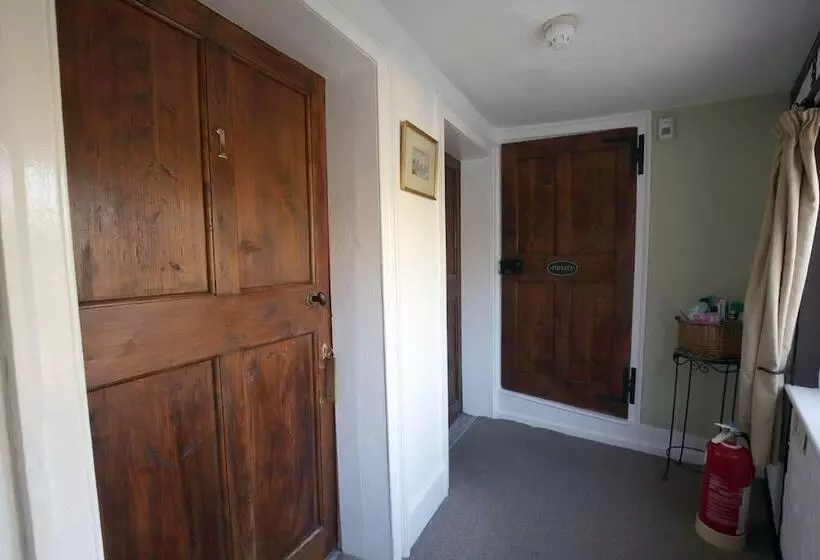 مبيت وإفطار Fitzwarine House Whittington