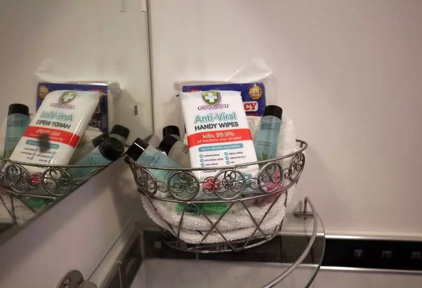 مبيت وإفطار Fitzwarine House Whittington