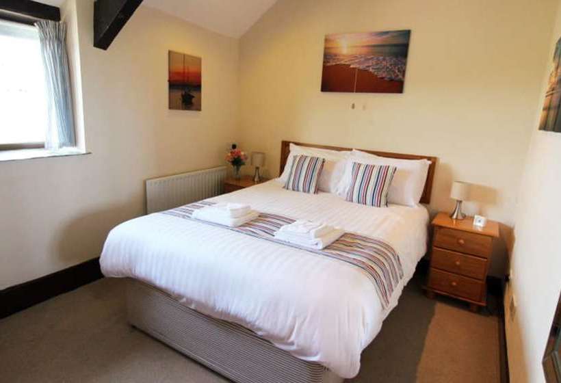 민박 Houndapitt Cottages