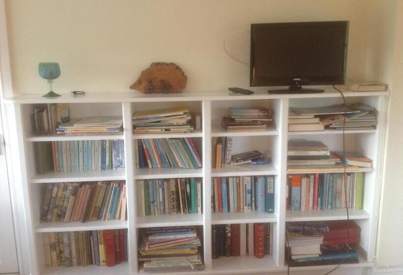 مبيت وإفطار The Coach House