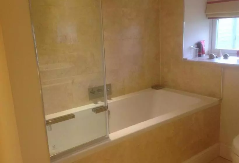 민박 The Coach House