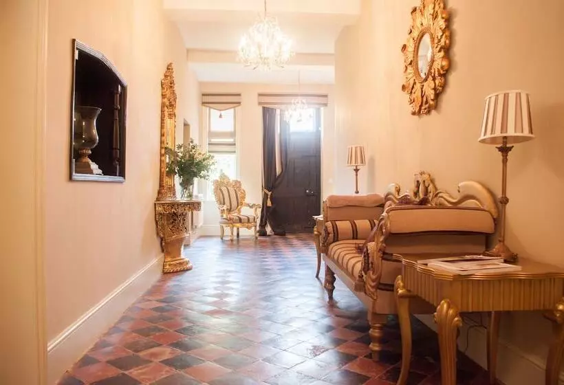 Nocleg ze śniadaniem The Court House