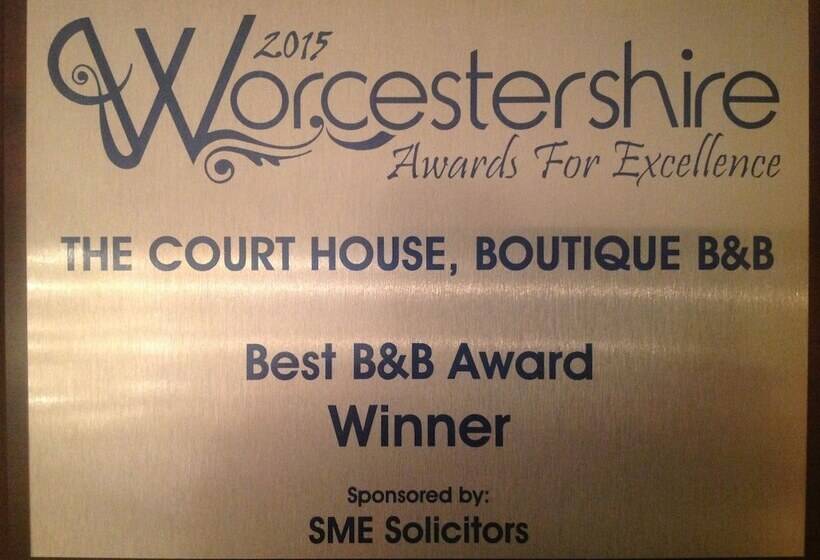 ベッドアンドブレックファースト The Court House