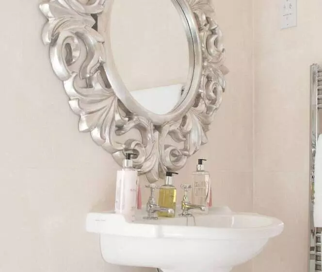 Nocleg ze śniadaniem The Court House