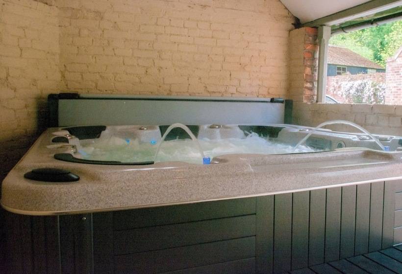 ベッドアンドブレックファースト The Court House