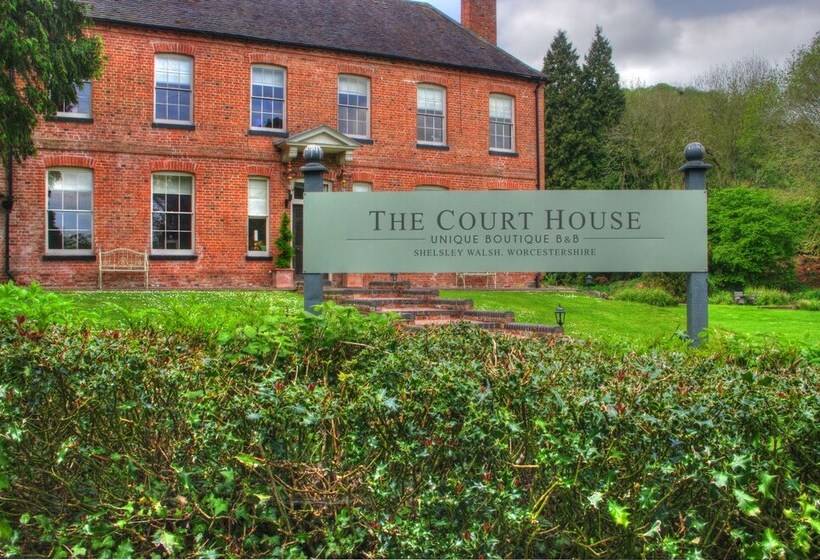 ベッドアンドブレックファースト The Court House