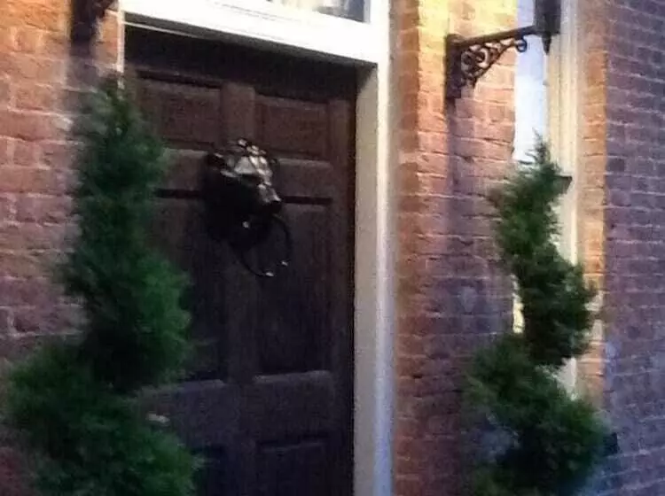 Nocleg ze śniadaniem The Court House