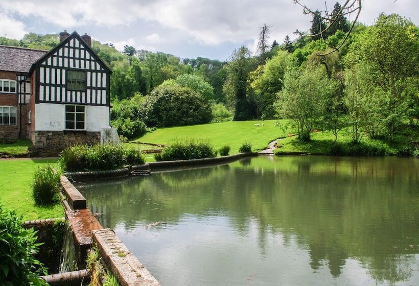 ベッドアンドブレックファースト The Court House