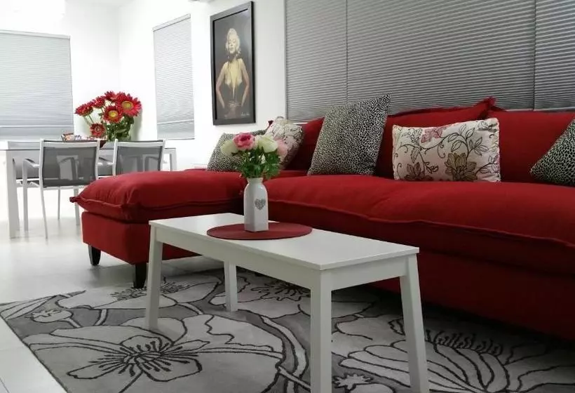 Downtown Hollywood Boutique