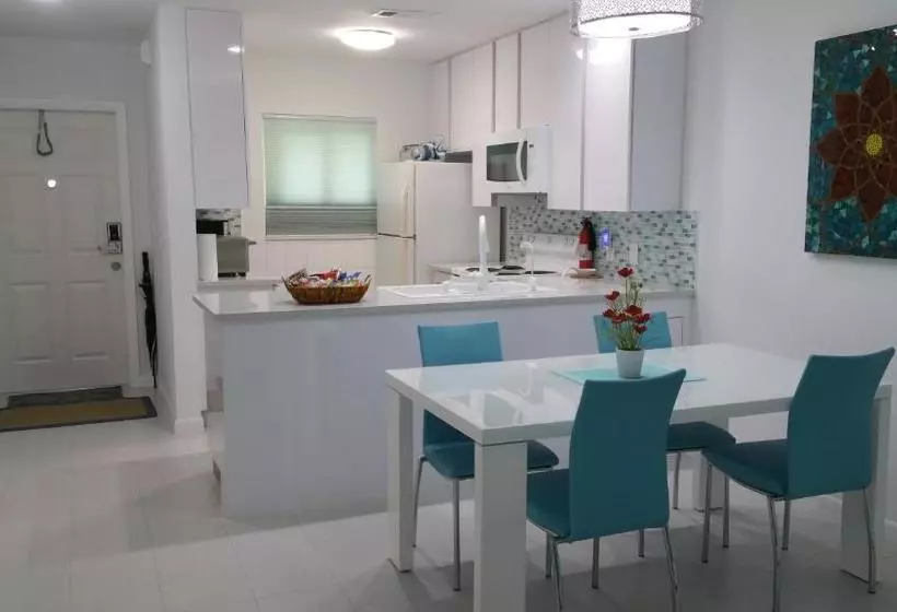 Downtown Hollywood Boutique