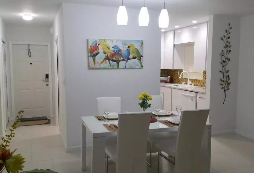 Downtown Hollywood Boutique