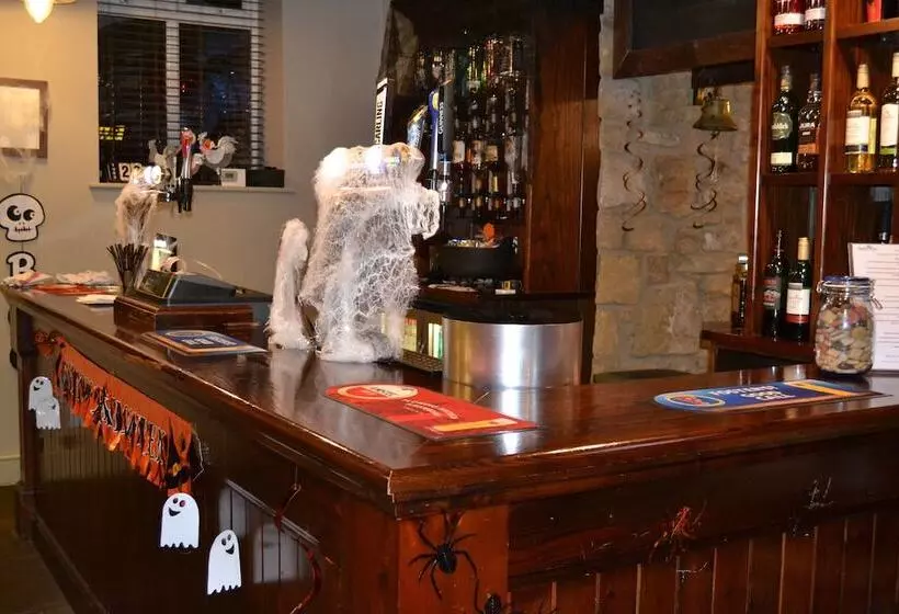 Отель Anglers Arms