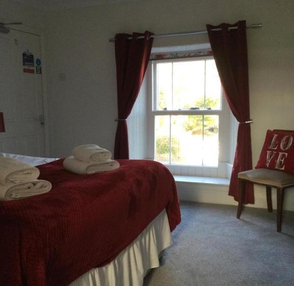 Отель Rose & Crown