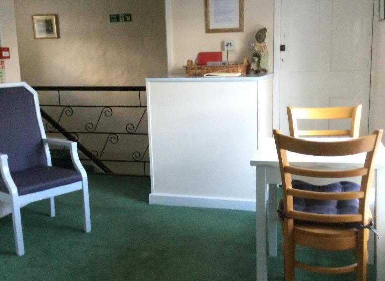 Отель Rose & Crown