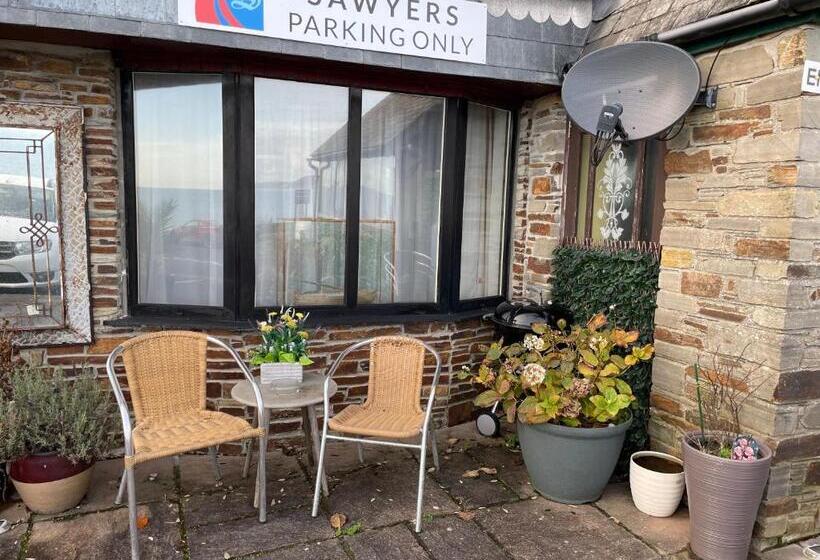 Отель Sawyers Bed And Breakfast