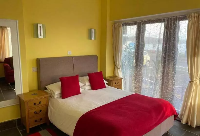 Hotel Sawyers Bed And Breakfast