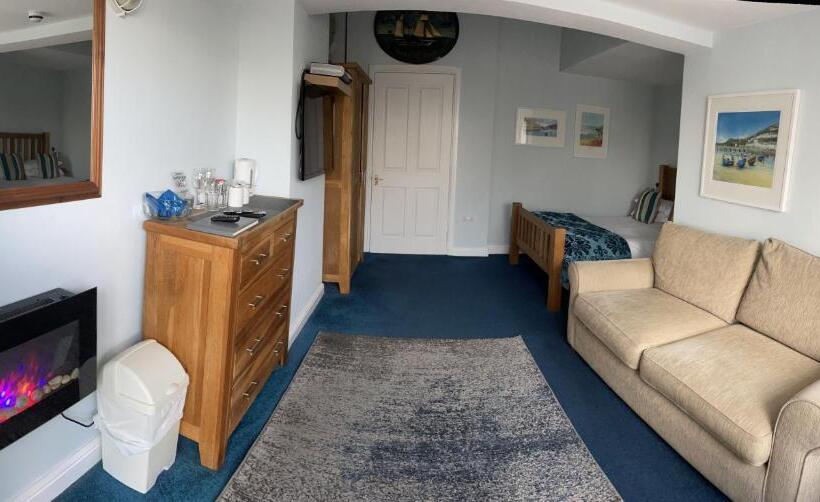 Отель Sawyers Bed And Breakfast