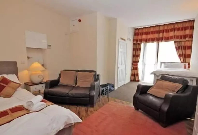 Hotel Sawyers Bed And Breakfast