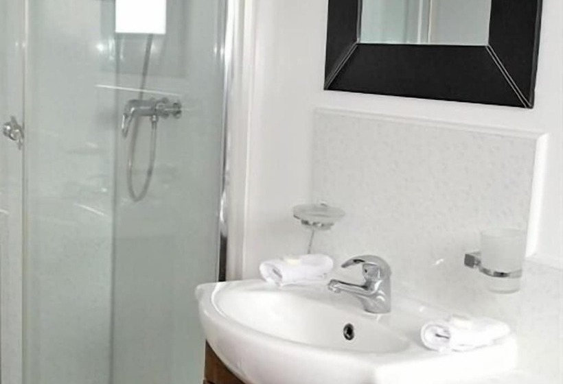 Отель Sawyers Bed And Breakfast