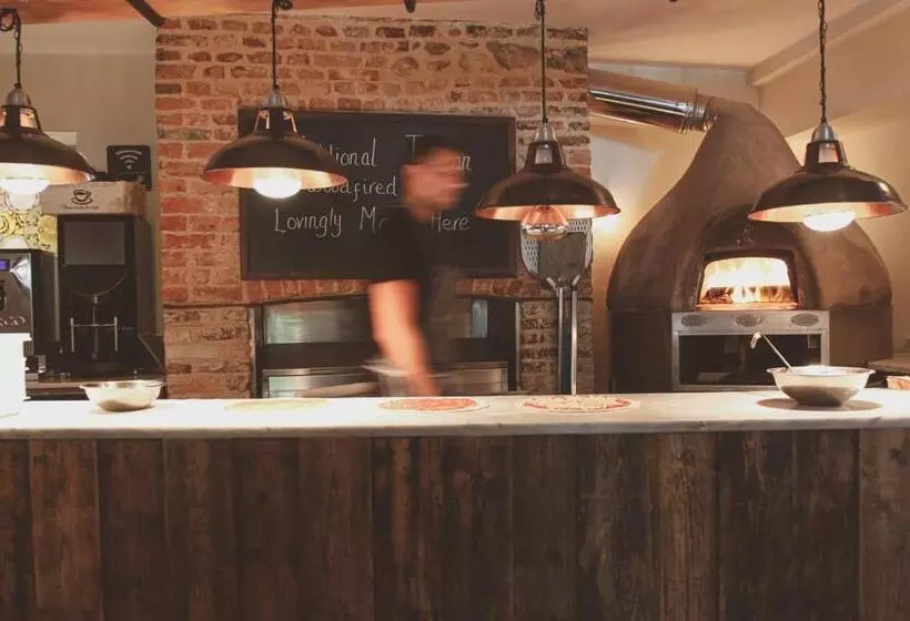 ホテル The Bell Broadway