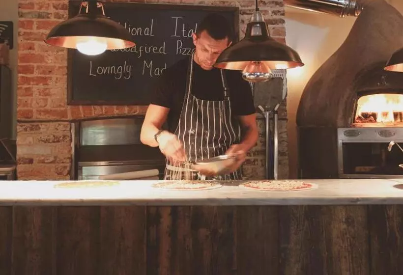 ホテル The Bell Broadway