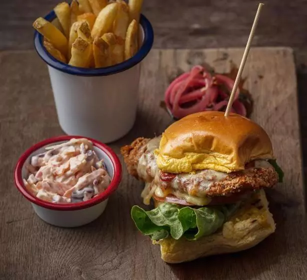 ホテル The Bell Broadway