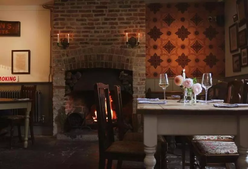 ホテル The Bell Broadway