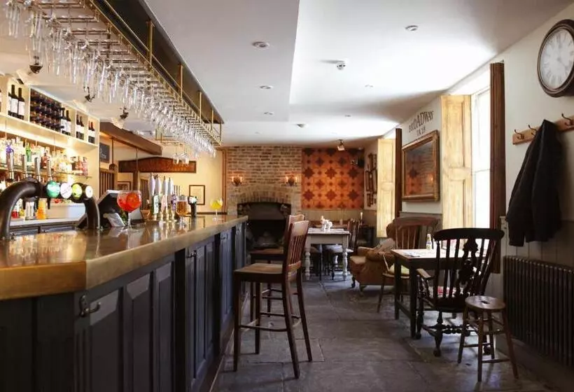 ホテル The Bell Broadway