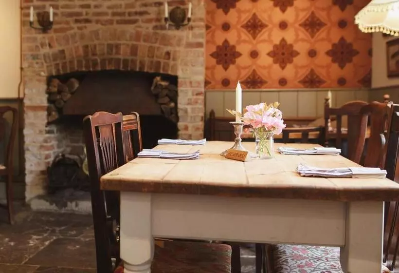 ホテル The Bell Broadway